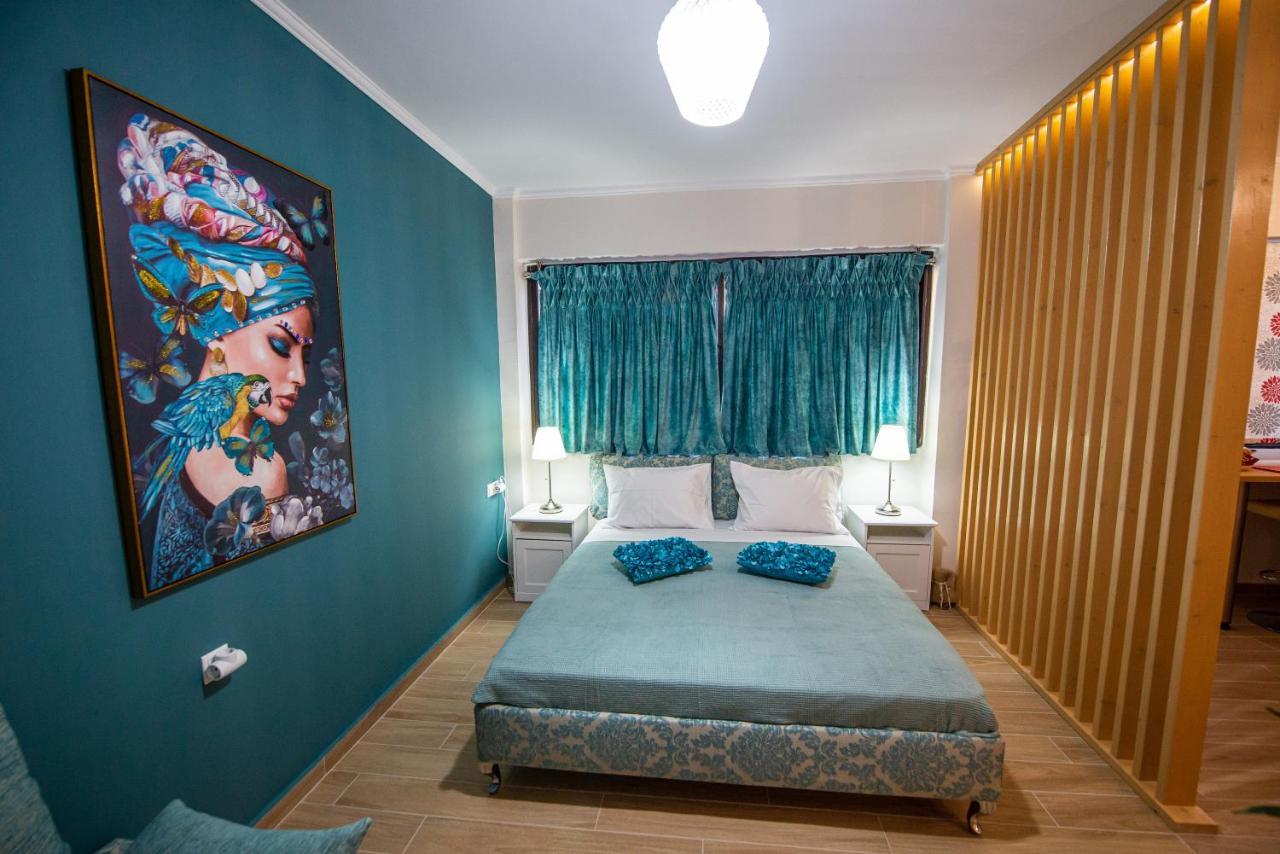 Efie'S Studio Kalamata Luaran gambar